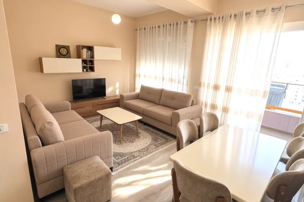 Shitet apartament 2+1+2 