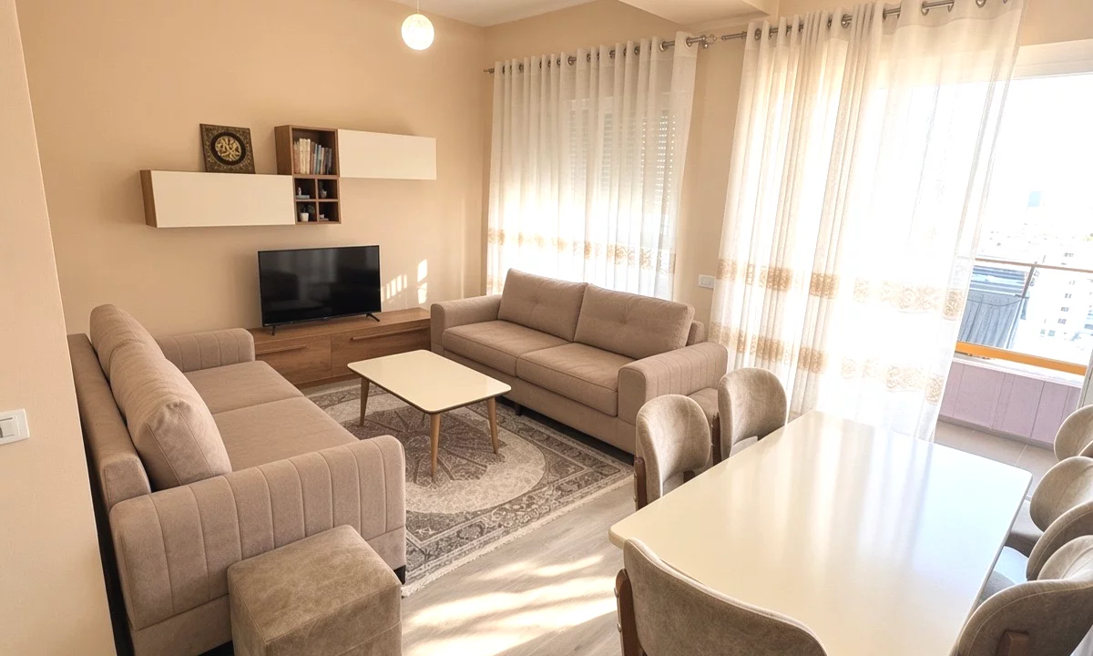Shtepi ne shitje Apartament ne Tirane, 2+1, Mobilimi E mobiluar, Pagesa 167,000  Euro.