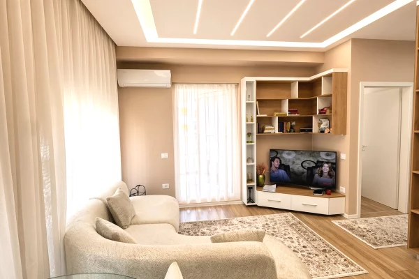 Shitet apartament 2+1 