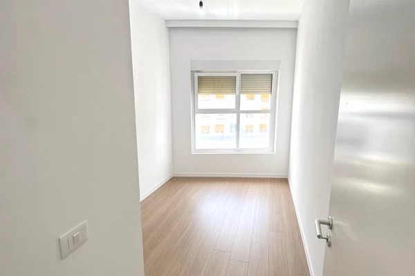 Shtepi ne shitje Apartament ne Tirane, 1+1, Mobilimi E mobiluar, Pagesa 15,300,000  Leke.