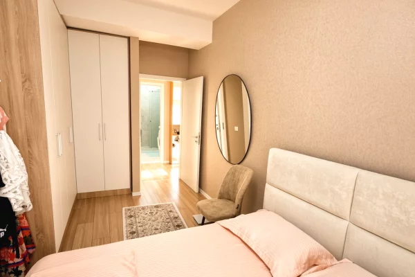 Shtepi ne shitje Apartament ne Tirane, 1+1, Mobilimi E mobiluar, Pagesa 15,300,000  Leke.