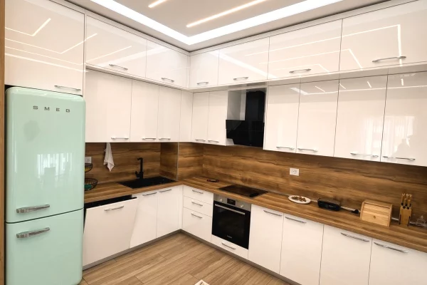 Shtepi ne shitje Apartament ne Tirane, 1+1, Mobilimi E mobiluar, Pagesa 15,300,000  Leke.