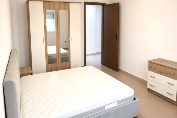 Shtepi me qera Apartament ne Tirane, 2+1, Mobilimi E mobiluar, Pagesa 60,000  Leke.