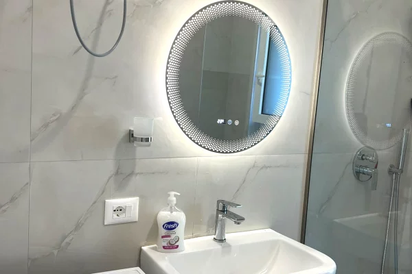 Shtepi me qera Apartament ne Tirane, 1+1, Mobilimi E mobiluar, Pagesa 45,000  Leke.