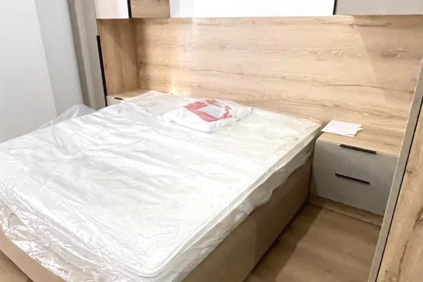 Shtepi ne shitje Apartament ne Tirane, Garsoniere, Mobilimi E mobiluar, Pagesa 63,000  Euro.