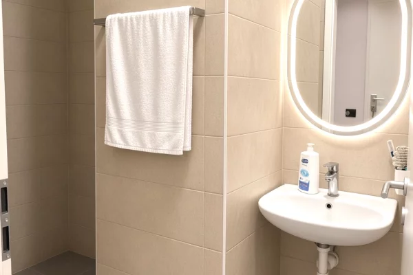 Shtepi ne shitje Apartament ne Tirane, 2+1, Mobilimi E mobiluar, Pagesa 180,000  Euro.