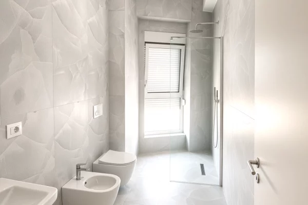 Shtepi ne shitje Apartament ne Tirane, 3+1, Mobilimi Pjeserisht e mobiluar, Pagesa 190,000  Euro.