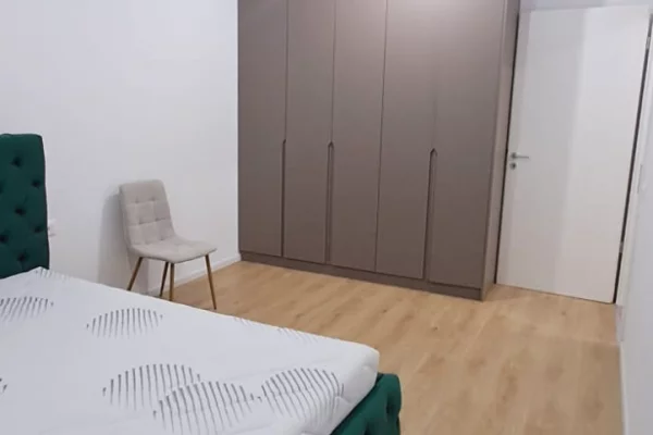 Shtepi me qera Apartament ne Tirane, 1+1, Mobilimi E mobiluar, Pagesa 45,000  Leke.