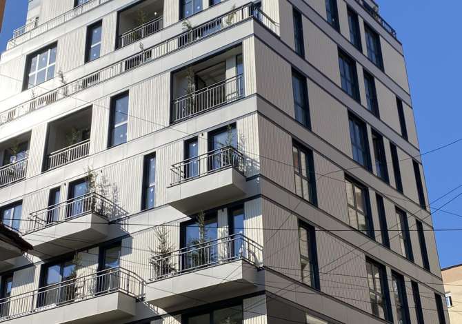 Ambiente Commerciale in Affitto 3+1 a Tirana - 800 Euro