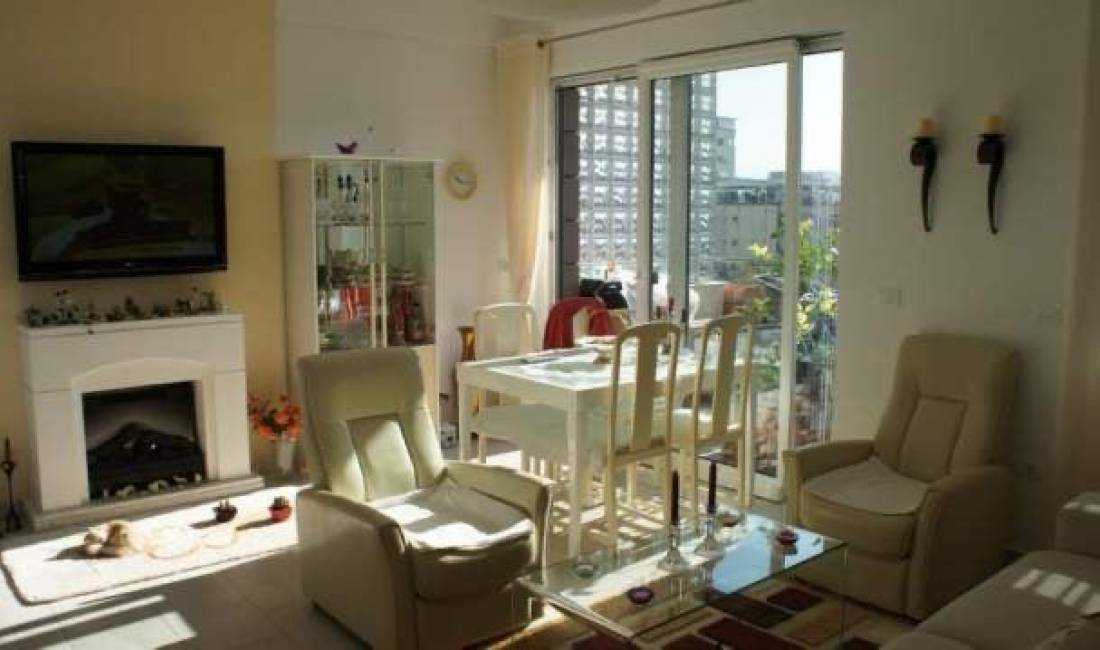 Shtepi me qera Apartament ne Tirane, 1+1, Mobilimi E mobiluar, Pagesa 700  Euro.