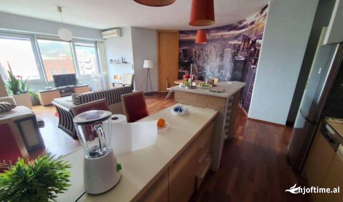 Shtepi me qera Apartament ne Tirane, 2+1, Mobilimi E mobiluar, Pagesa 65,000  Leke.