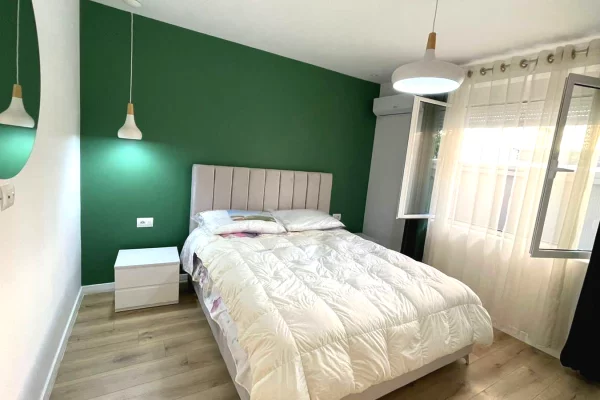 Shtepi me qera Shtepi Private ne Tirane, 2+1, Mobilimi E mobiluar, Pagesa 1,000  Euro.