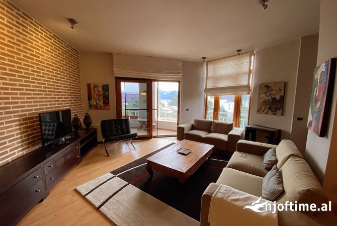 Blloku - Apartament 2+1+2  (Pamje e lire)