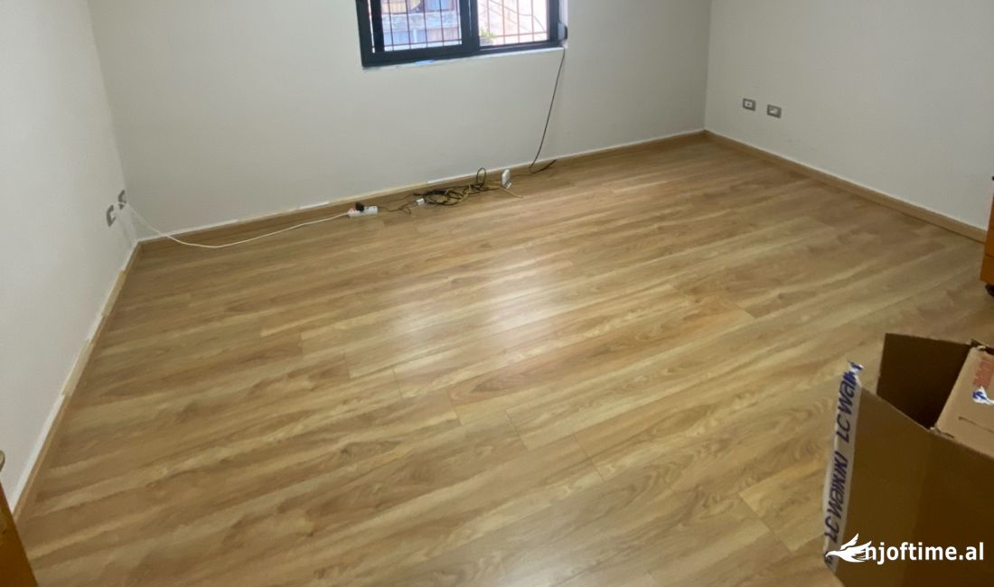 Myslym Shyri - Apartament 1+1 per Zyra