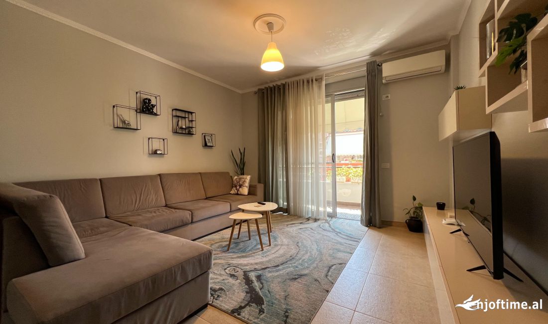 Appartamento in vendita a Tirana 2+1, Arredato