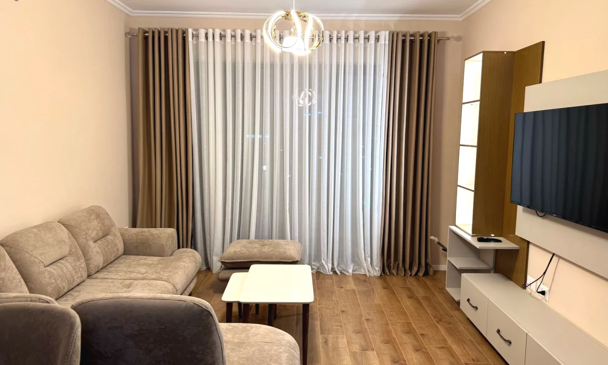 Shtepi me qera Apartament ne Tirane, 2+1, Mobilimi E mobiluar, Pagesa 80,000  Leke.