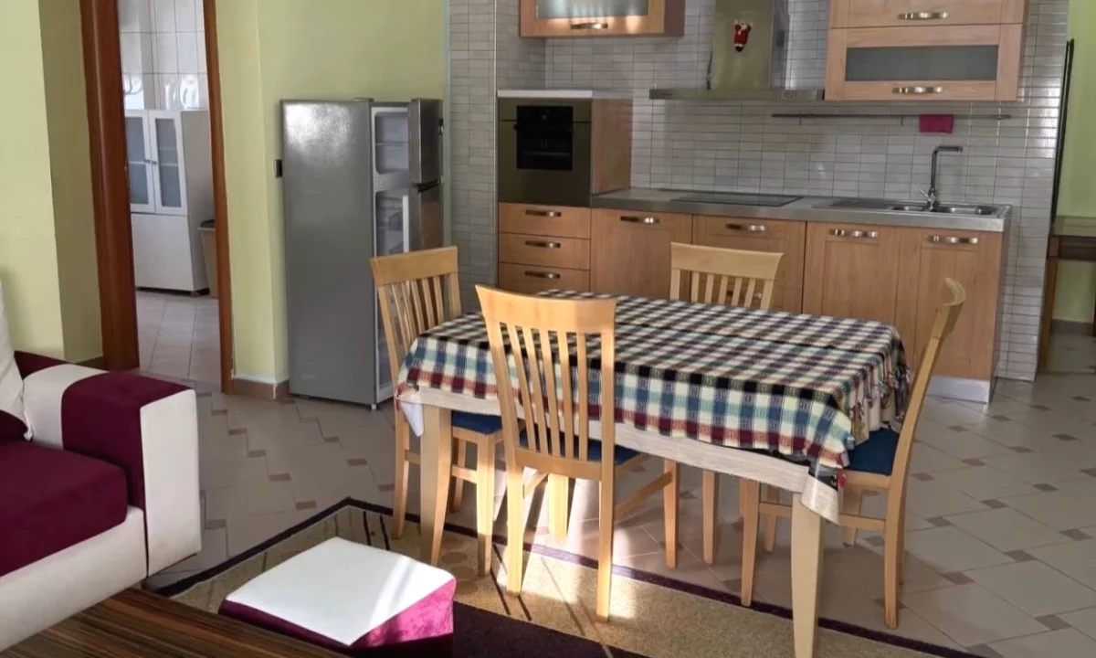 Shtepi me qera Apartament ne Tirane, 1+1, Mobilimi E mobiluar, Pagesa 55,000  Leke.