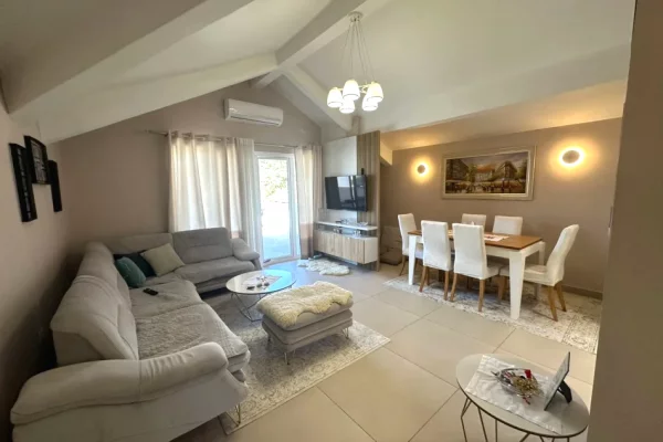 Shtepi me qera Apartament ne Tirane, 2+1, Mobilimi E mobiluar, Pagesa 65,000  Leke.