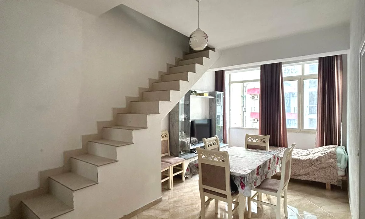 Shtepi ne shitje Duplex(shtepi me 2 kate) ne Durres, 3+1, Mobilimi Pjeserisht e mobiluar, Pagesa 150,000  Euro.