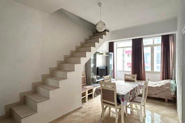 Shtepi ne shitje Duplex(shtepi me 2 kate) ne Durres, 3+1, Mobilimi Pjeserisht e mobiluar, Pagesa 150,000  Euro.