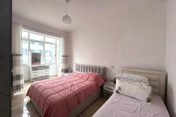 Shtepi ne shitje Duplex(shtepi me 2 kate) ne Durres, 3+1, Mobilimi Pjeserisht e mobiluar, Pagesa 150,000  Euro.