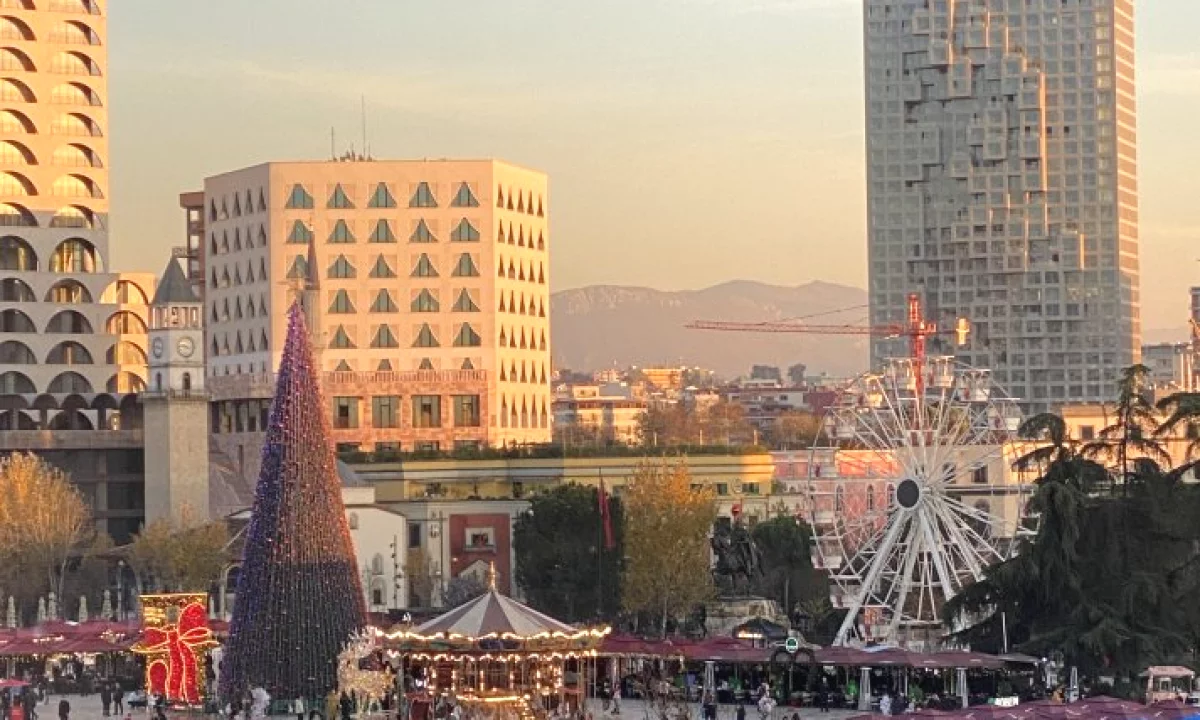 Appartamento in vendita a Tirana 2+1, Arredato