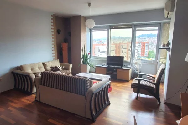 Shtepi me qera 2+1 ne Tirane - 700 Euro