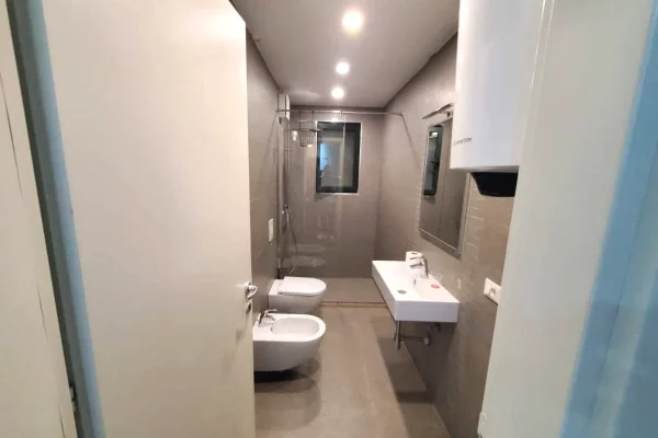 Shtepi me qera Apartament ne Tirane, 2+1, Mobilimi E mobiluar, Pagesa 700  Euro.