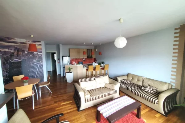 Shtepi me qera Apartament ne Tirane, 2+1, Mobilimi E mobiluar, Pagesa 700  Euro.
