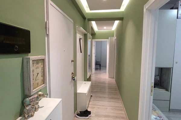 Shtepi me qera Apartament ne Tirane, 3+1, Mobilimi E mobiluar, Pagesa 1,000  Euro.