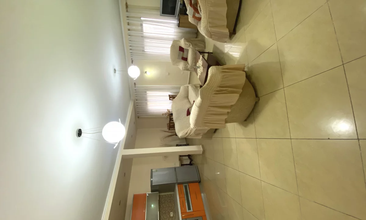 Shtepi me qera Apartament ne Tirane, 3+1, Mobilimi E mobiluar, Pagesa 75,000  Leke.