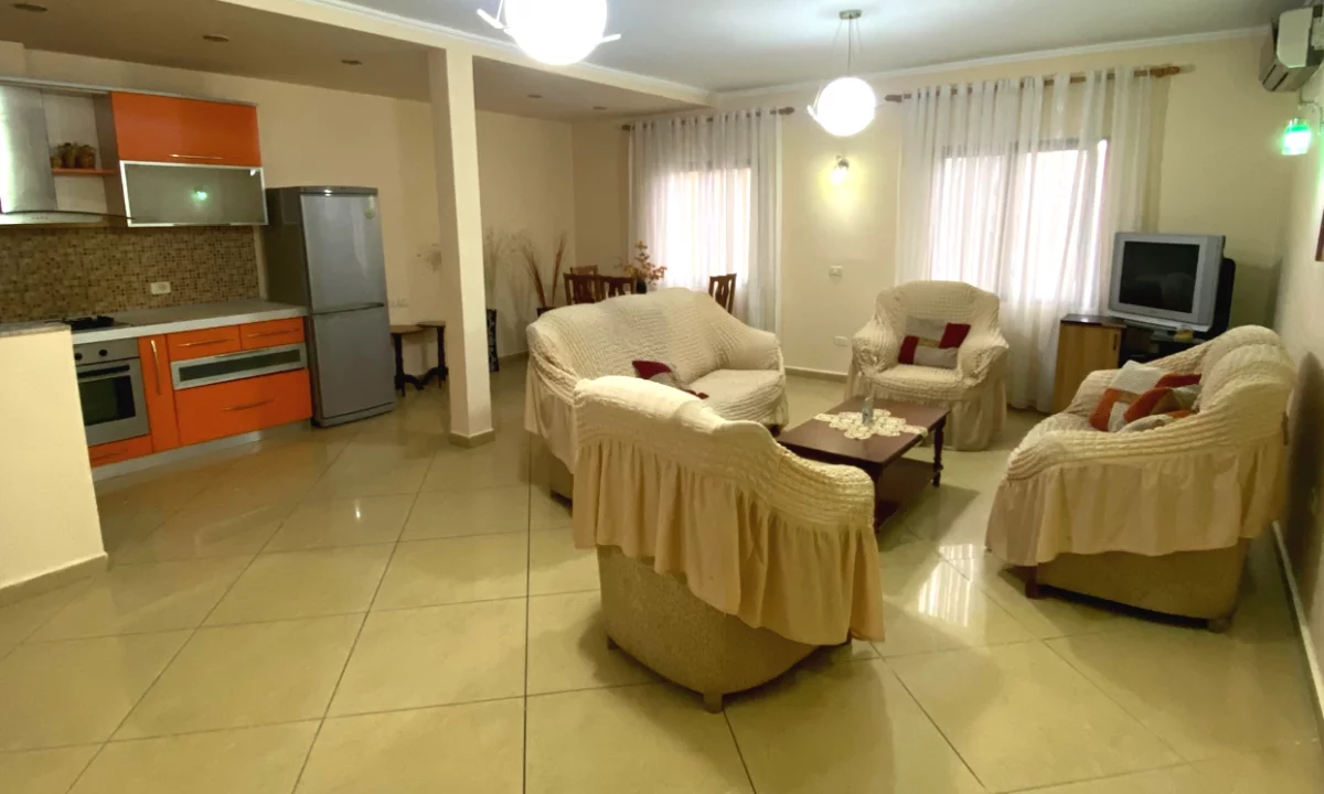 Shtepi me qera Apartament ne Tirane, 3+1, Mobilimi E mobiluar, Pagesa 70,000  Leke.