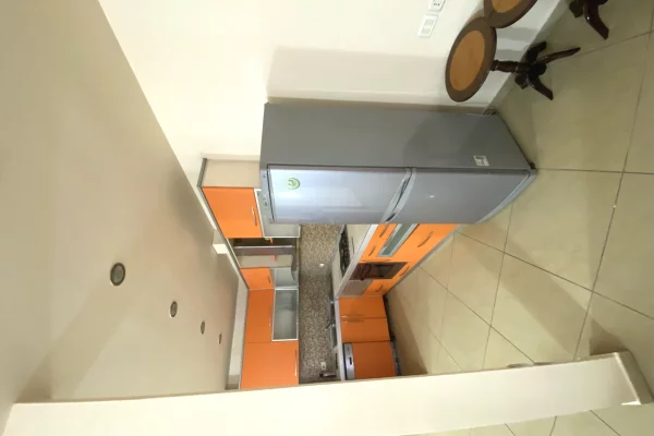 Shtepi me qera Apartament ne Tirane, 3+1, Mobilimi E mobiluar, Pagesa 75,000  Leke.