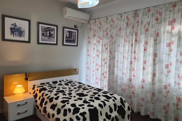 Shtepi me qera Apartament ne Tirane, 3+1, Mobilimi E mobiluar, Pagesa 80,000  Leke.