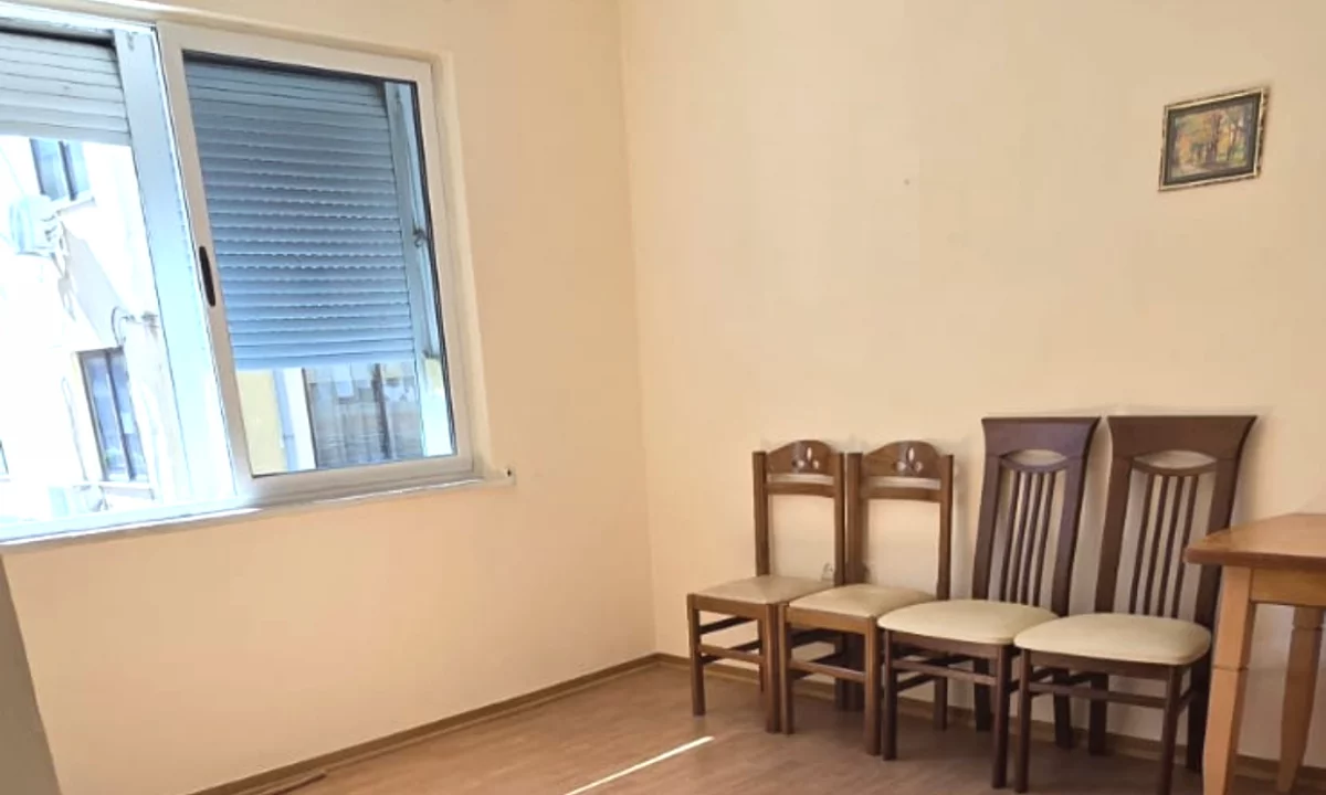 Shtepi ne shitje Apartament ne Tirane, 2+1, Mobilimi Bosh, pa mobiluar, Pagesa 193,000  Euro.