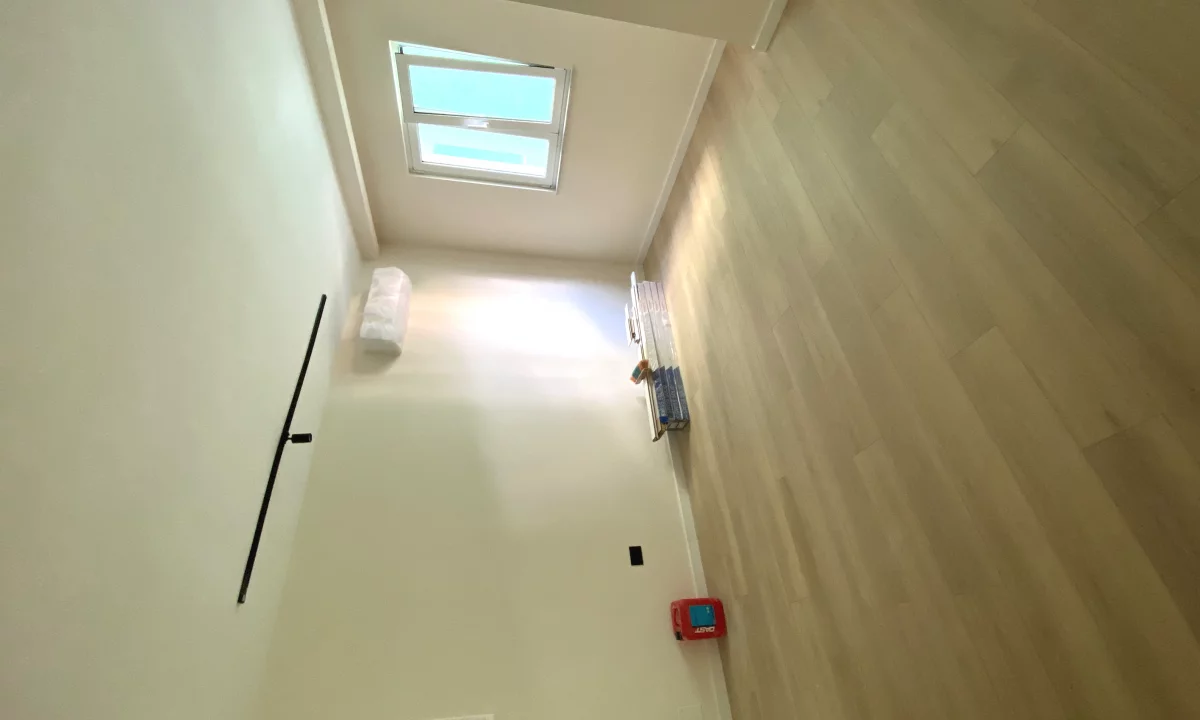 Shtepi ne shitje Apartament ne Tirane, 1+1, Mobilimi Bosh, pa mobiluar, Pagesa 150,000  Euro.