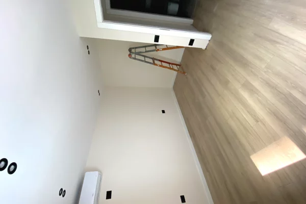Shtepi ne shitje Apartament ne Tirane, 1+1, Mobilimi Bosh, pa mobiluar, Pagesa 150,000  Euro.