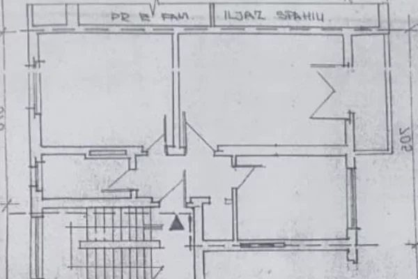 Shtepi ne shitje Apartament ne Tirane, 2+1, Mobilimi Bosh, pa mobiluar, Pagesa 193,000  Euro.