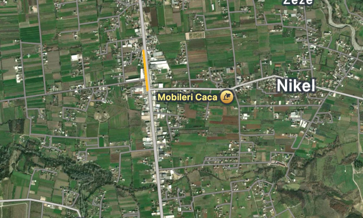 Shitet Toke , 4200 m2 , Tapize afer Rruges