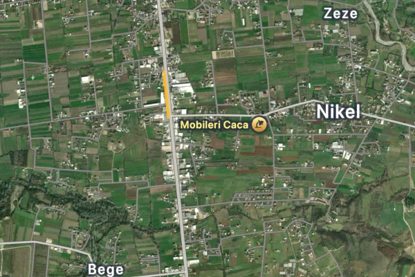 Shitet Toke , 4200 m2 , Tapize afer Rruges