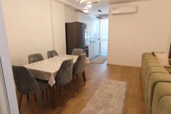 Shtepi me qera Apartament ne Tirane, 2+1, Mobilimi E mobiluar, Pagesa 50,000  Leke.