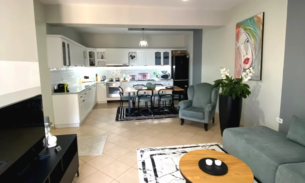 Shtepi ne shitje Apartament ne Tirane, 2+1, Mobilimi E mobiluar, Pagesa 285,000  Euro.