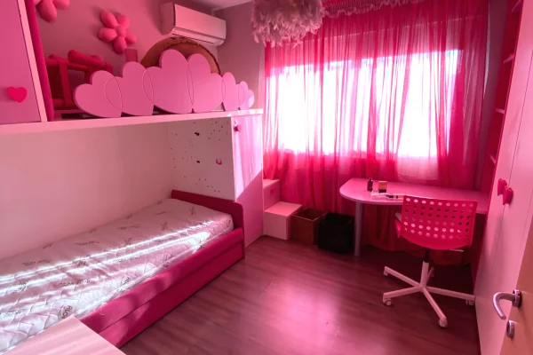 Shtepi me qera Apartament ne Tirane, 2+1, Mobilimi E mobiluar, Pagesa 65,000  Leke.