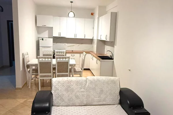 Shtepi me qera Apartament ne Tirane, 2+1, Mobilimi E mobiluar, Pagesa 70,000  Leke.
