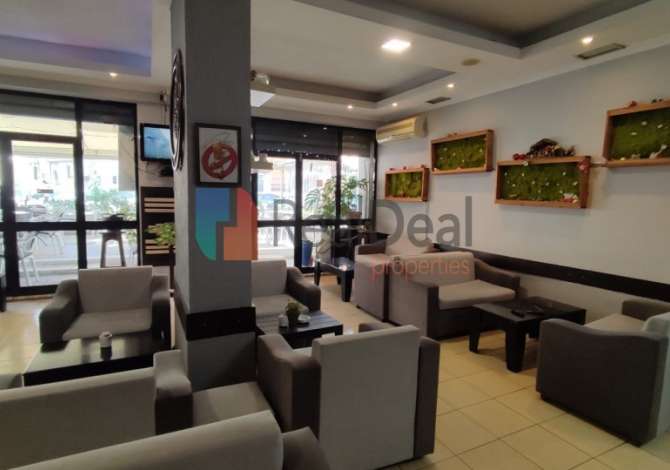 Ambient biznesi me qera 2+1 ne Tirane - 600 Euro