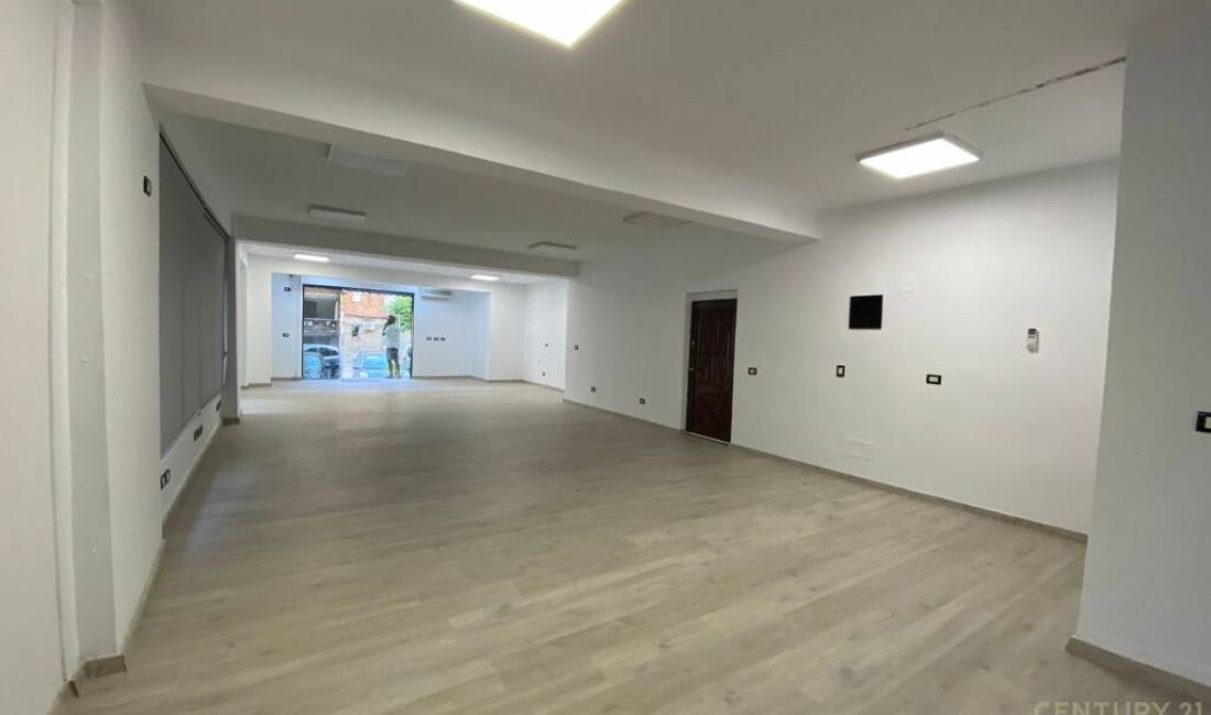 Ambient bizneis me qera