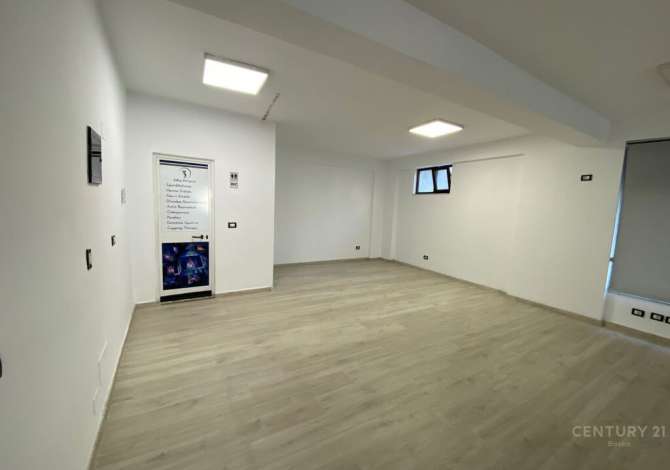 Ambient biznesi me qera 3+1 ne Tirane - 1,500 Euro