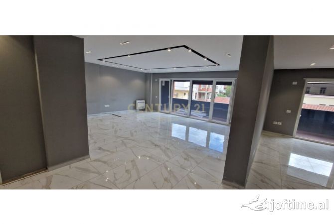 Ambiente Commerciale in Affitto 1+1 a Tirana - 1,800 Euro