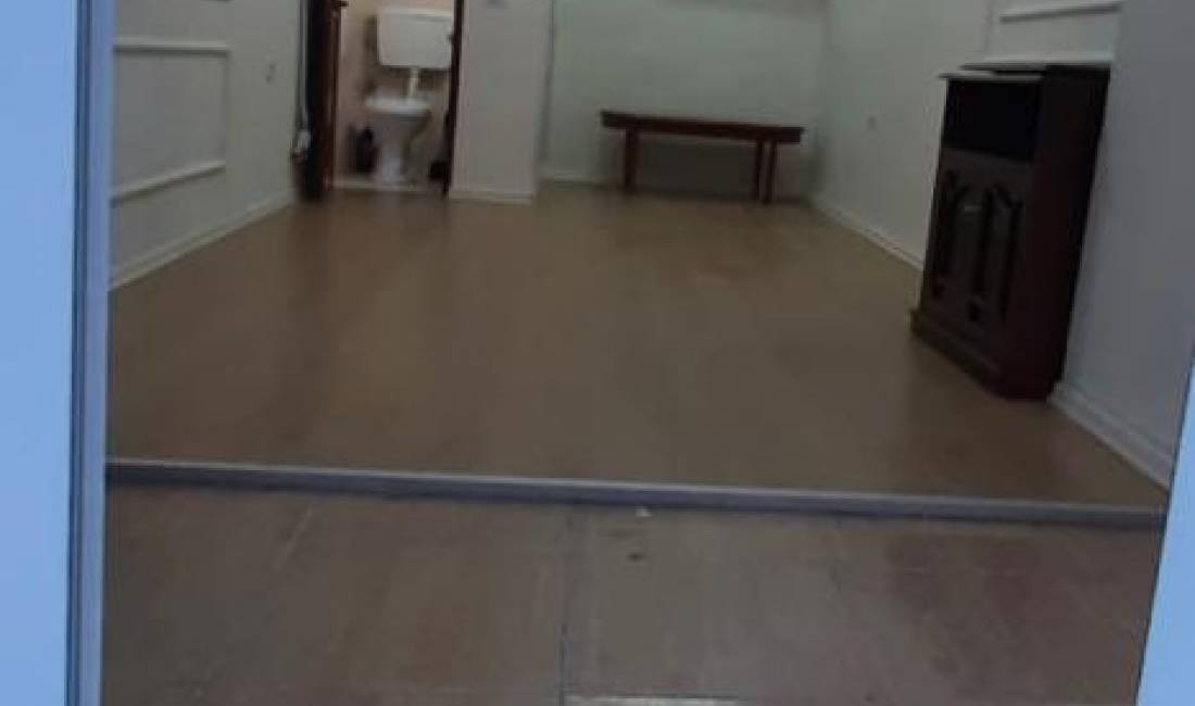 Jepet me qera Ambjent Komercial per Biznes ne Pallat i Ri 