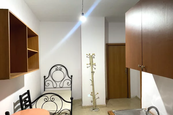 🏠 Jepet Garsioniere me Qera mbi ish Tregun Elektrik, Tiranë